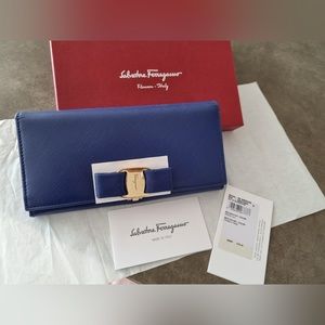 Salvatore Ferragamo Vera Bow Wallet (NEW)